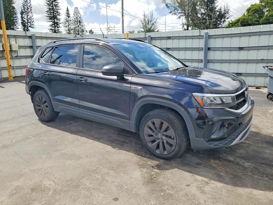 54864786 :رقم المزاد ، 3VVCX7B28NM031342 vin ، 2022 Volkswagen Taos مزاد بيع