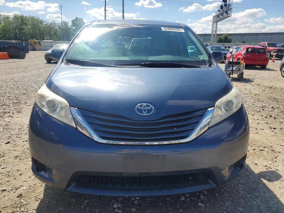 Aukcja sprzedaży 2017 Toyota Sienna, vin: 5TDKZ3DC1HS821282, numer aukcji: 52809466