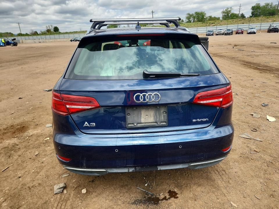 54723616 :رقم المزاد ، WAUSPBFF9JA055793 vin ، 2018 Audi A3 مزاد بيع