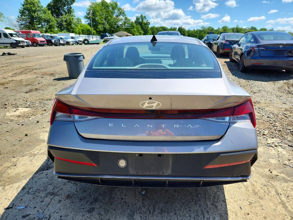 2024 Hyundai Elantra მანქანა იყიდება აუქციონზე, vin: KMHLM4DG5RU847260, აუქციონის ნომერი: 55222046