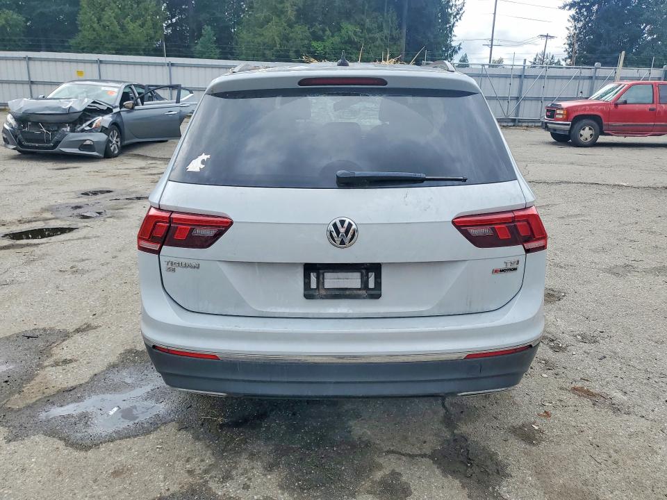 54909606 :رقم المزاد ، 3VV2B7AX1JM115309 vin ، 2018 Volkswagen Tiguan مزاد بيع