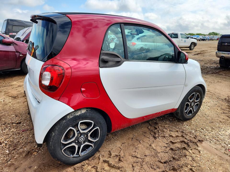 54650866 :رقم المزاد ، WMEFJ9BA0JK283377 vin ، 2018 Smart Fortwo مزاد بيع