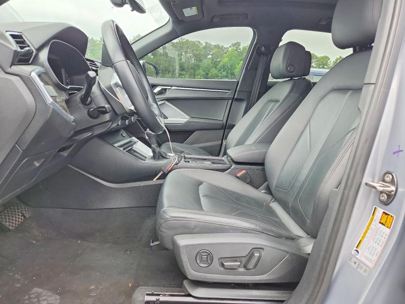 53576916 :رقم المزاد ، WA1AECF32L1059472 vin ، 2020 Audi Q3 مزاد بيع