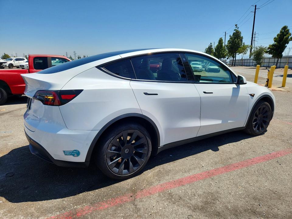 52932376 :رقم المزاد ، 5YJYGAEE7MF273940 vin ، 2021 Tesla Model Y مزاد بيع