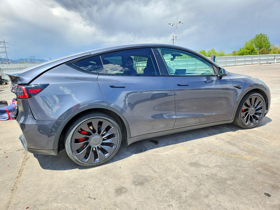 52342056 :رقم المزاد ، 7SAYGDEF9NF452401 vin ، 2022 Tesla Model Y مزاد بيع