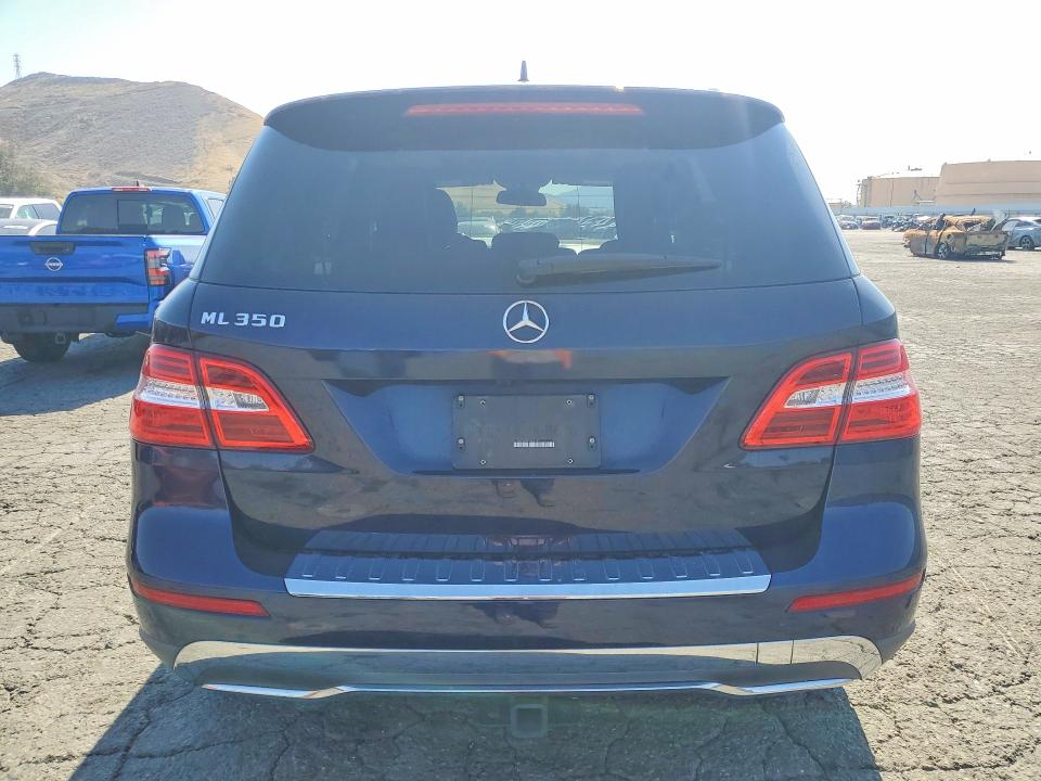 Продажа на аукционе авто 2015 Mercedes-benz Ml, vin: 4JGDA5JB9FA584182, номер лота: 54251776