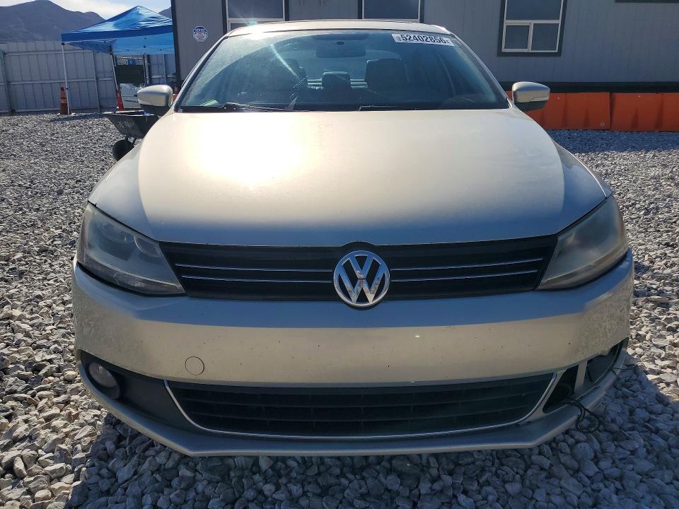 2011 Volkswagen Jetta მანქანა იყიდება აუქციონზე, vin: 3VWLL7AJ3BM122661, აუქციონის ნომერი: 52402856