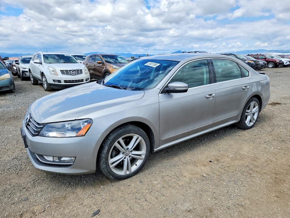 53481956 :رقم المزاد ، 1VWCN7A31DC139510 vin ، 2013 Volkswagen Passat مزاد بيع
