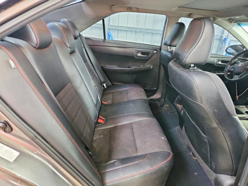 52680316 :رقم المزاد ، 4T1BF1FK6HU375574 vin ، 2017 Toyota Camry مزاد بيع