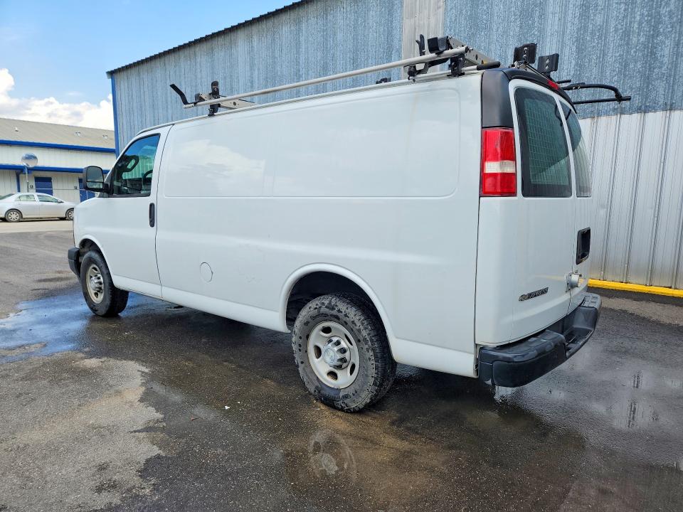 54811816 :رقم المزاد ، 1GCWGAFF7H1310692 vin ، 2017 Chevrolet Express G2500 مزاد بيع