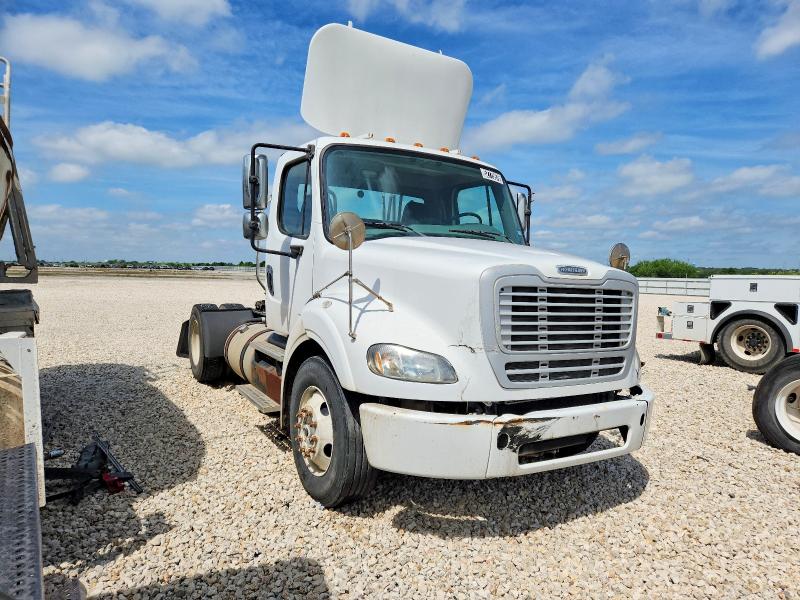 52775976 :رقم المزاد ، 1FUBC4CY4DDFB3301 vin ، 2013 Freightliner M2 مزاد بيع