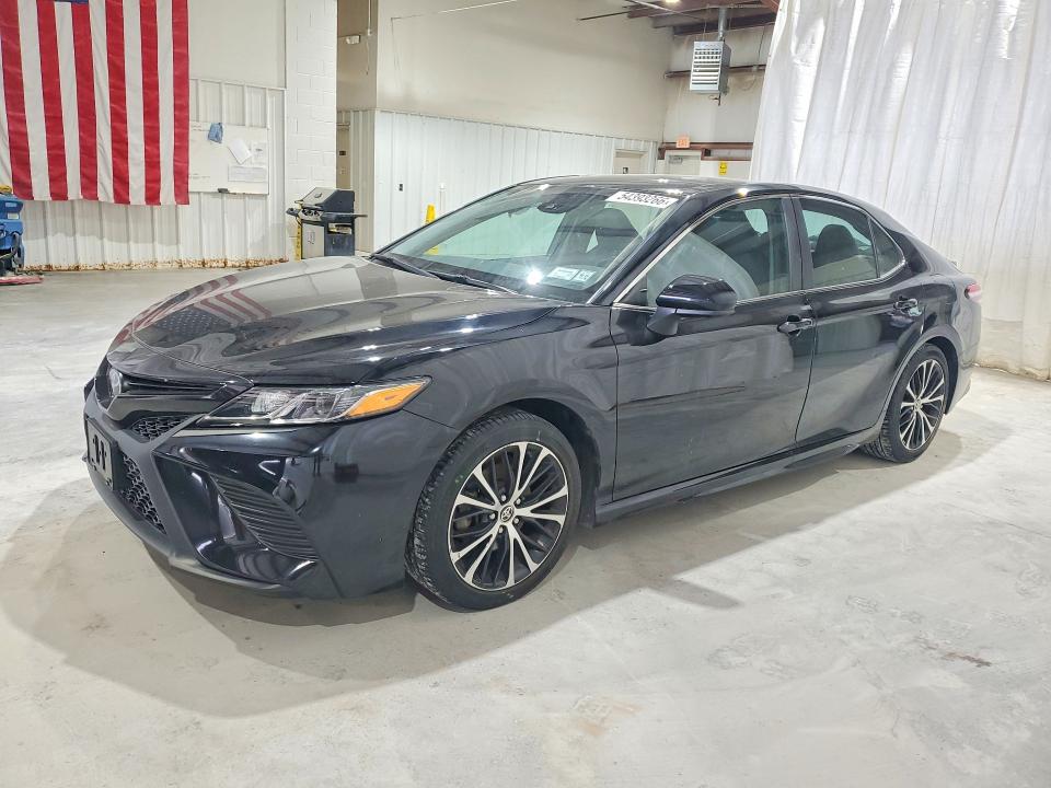 54393266 :رقم المزاد ، 4T1G11AK1LU948739 vin ، 2020 Toyota Camry مزاد بيع