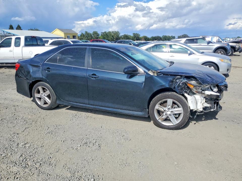 54892116 :رقم المزاد ، 4T1BF1FKXEU304437 vin ، 2014 Toyota Camry مزاد بيع