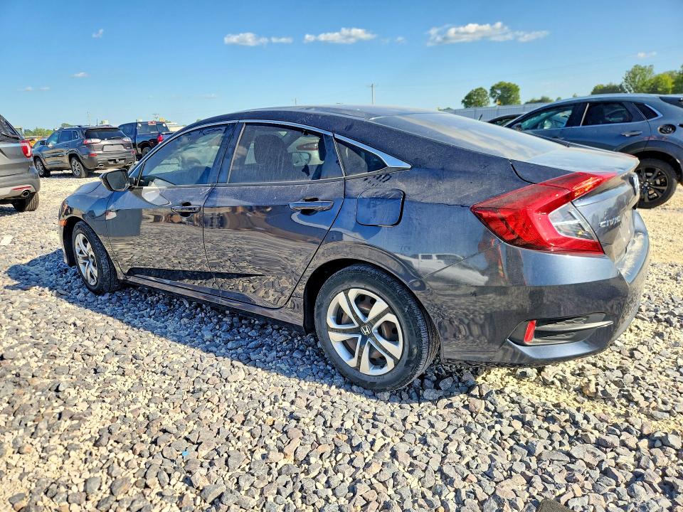 53217946 :رقم المزاد ، 19XFC2F5XJE000970 vin ، 2018 Honda Civic مزاد بيع