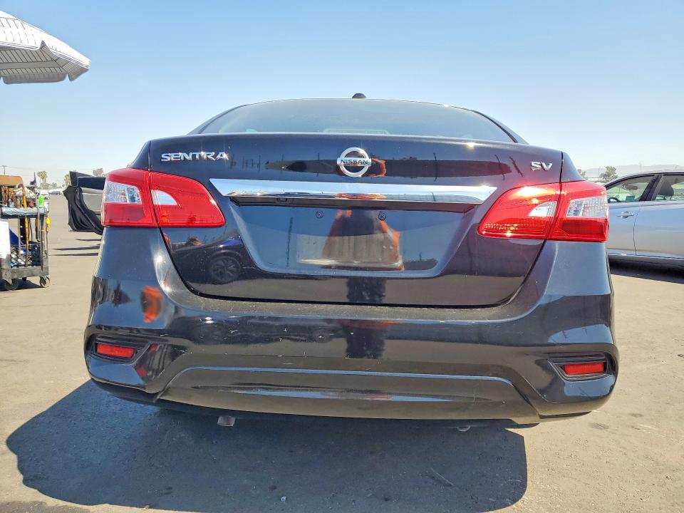 Продажа на аукционе авто 2018 Nissan Sentra, vin: 3N1AB7AP3JY277609, номер лота: 54518326