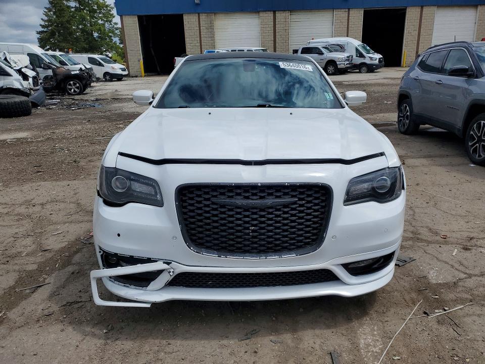 53640016 :رقم المزاد ، 2C3CCAGG0HH599801 vin ، 2017 Chrysler 300 مزاد بيع