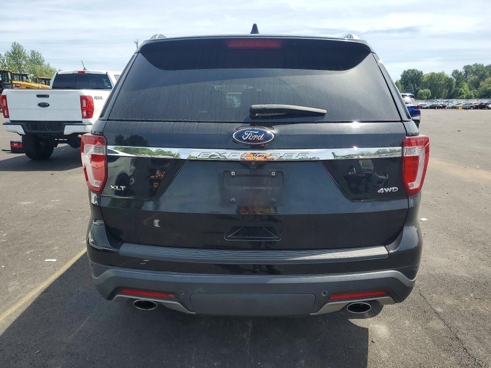 52782156 :رقم المزاد ، 1FM5K8D8XJGB57487 vin ، 2018 Ford Explorer مزاد بيع