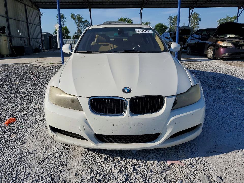 53928856 :رقم المزاد ، WBAPH7C57BE850461 vin ، 2011 Bmw 328 مزاد بيع