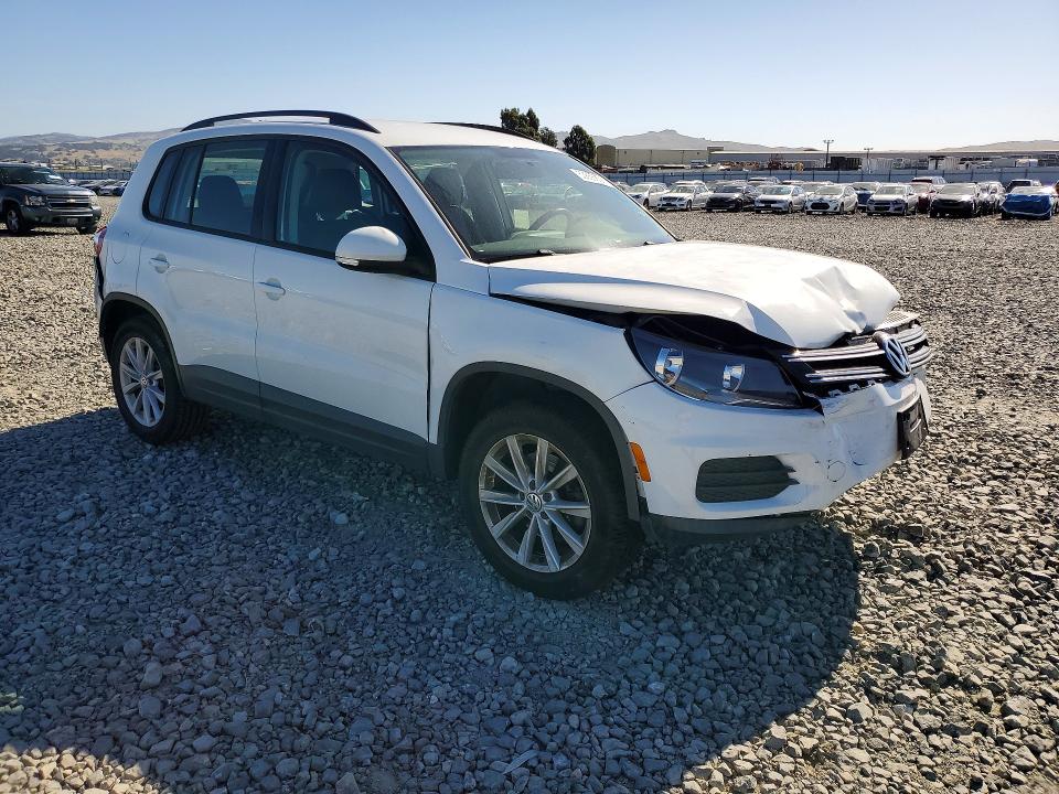 53656856 :رقم المزاد ، WVGAV7AX3HK042796 vin ، 2017 Volkswagen Tiguan مزاد بيع