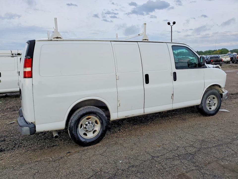 52020596 :رقم المزاد ، 1GCWGFCA0E1162290 vin ، 2014 Chev Express G2500 مزاد بيع