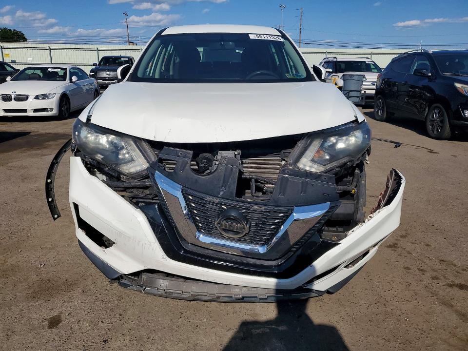 55111326 :رقم المزاد ، KNMAT2MV1JP571115 vin ، 2018 Nissan Rogue مزاد بيع