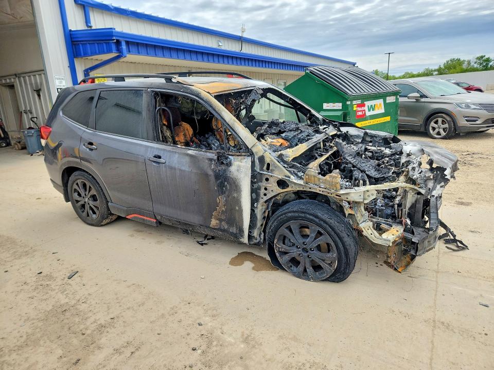 Продажа на аукционе авто 2023 Subaru Forester, vin: JF2SKAJC5PH476307, номер лота: 54281726