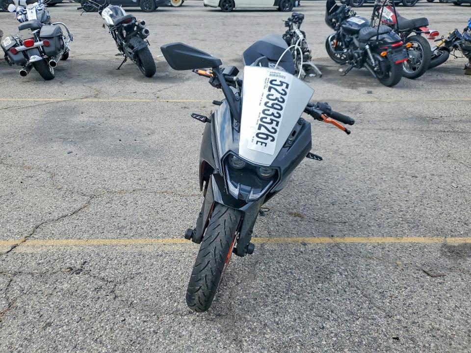 52393526 :رقم المزاد ، MD2JYJ40XJC299729 vin ، 2018 Ktm 390 مزاد بيع