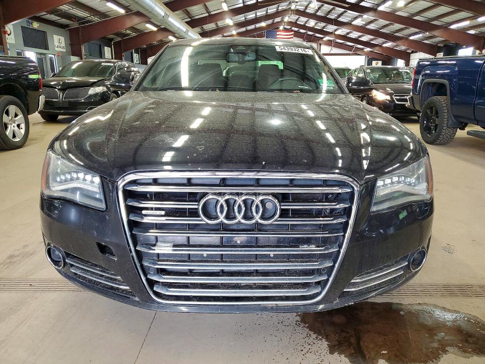 54393216 :رقم المزاد ، WAURVAFD0BN024715 vin ، 2011 Audi A8 مزاد بيع