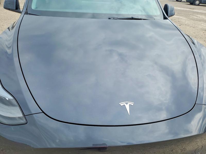 51907626 :رقم المزاد ، 7SAYGDEE7RA241191 vin ، 2024 Tesla Model Y مزاد بيع