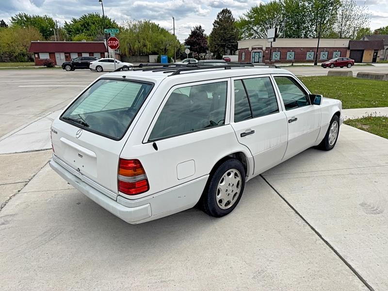 52905166 :رقم المزاد ، WDBEA92E2SF296279 vin ، 1995 Mercedes-benz E مزاد بيع
