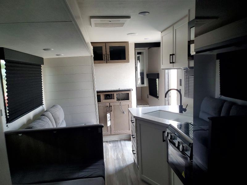 51599266 :رقم المزاد ، 1UJBC0BP3S1YW1177 vin ، 2025 Jay Trailers مزاد بيع