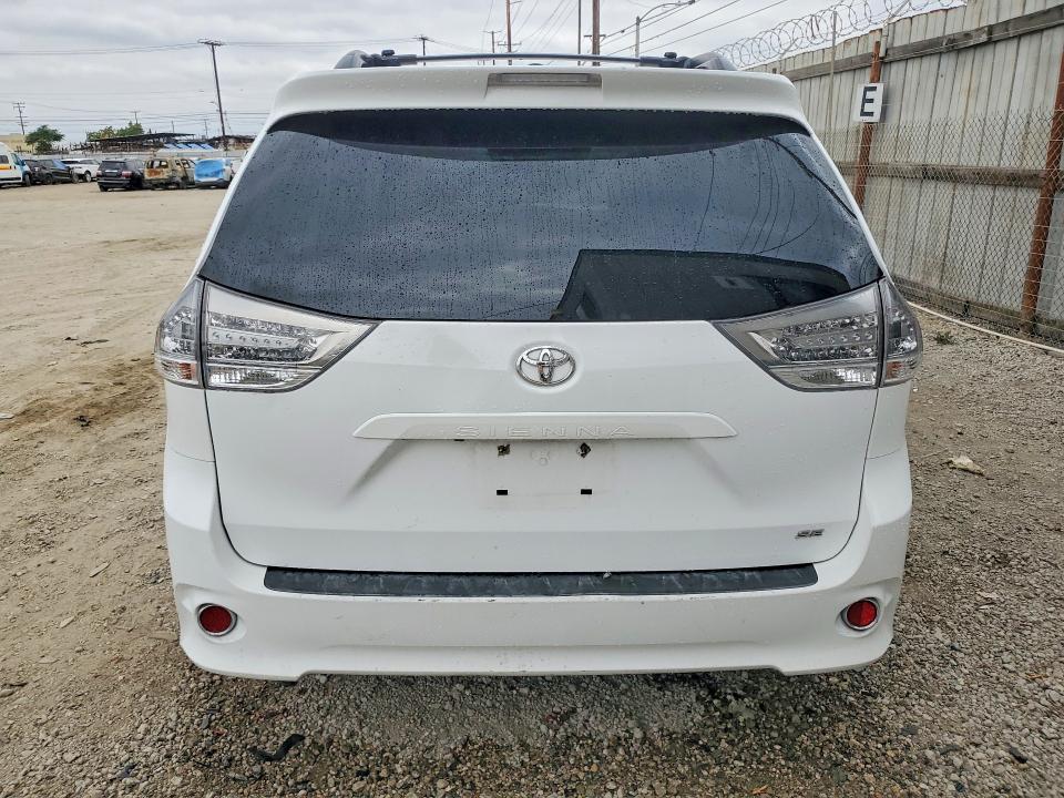 53318716 :رقم المزاد ، 5TDXK3DC8ES460543 vin ، 2014 Toyota Sienna مزاد بيع