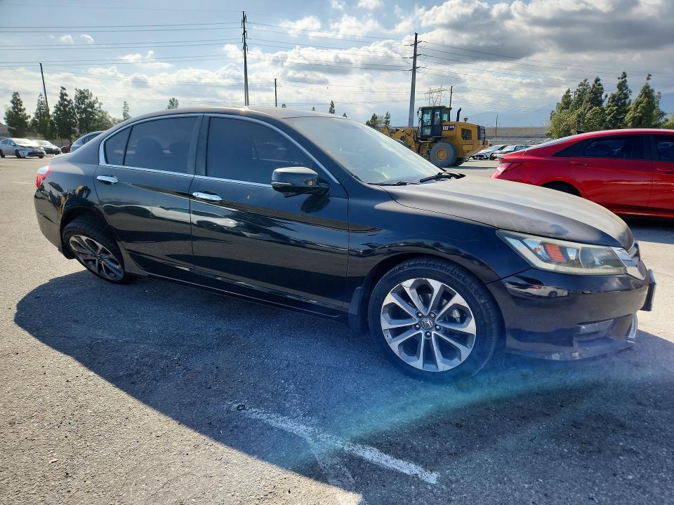 54459346 :رقم المزاد ، 1HGCR2F75FA268985 vin ، 2015 Honda Accord مزاد بيع
