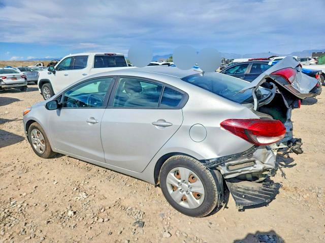 53053636 :رقم المزاد ، 3KPFL4A73HE145038 vin ، 2017 Kia Forte مزاد بيع