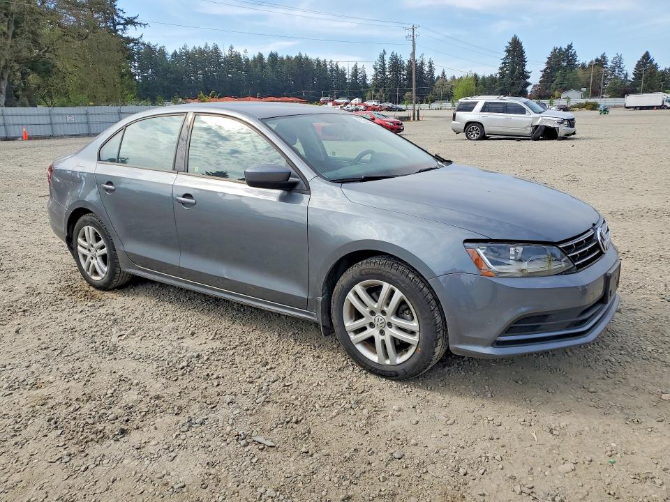 51547646 :رقم المزاد ، 3VW2B7AJ1JM258316 vin ، 2018 Volkswagen Jetta مزاد بيع