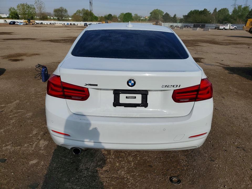 52864566 :رقم المزاد ، WBA8A3C56JA505218 vin ، 2018 Bmw 320 مزاد بيع