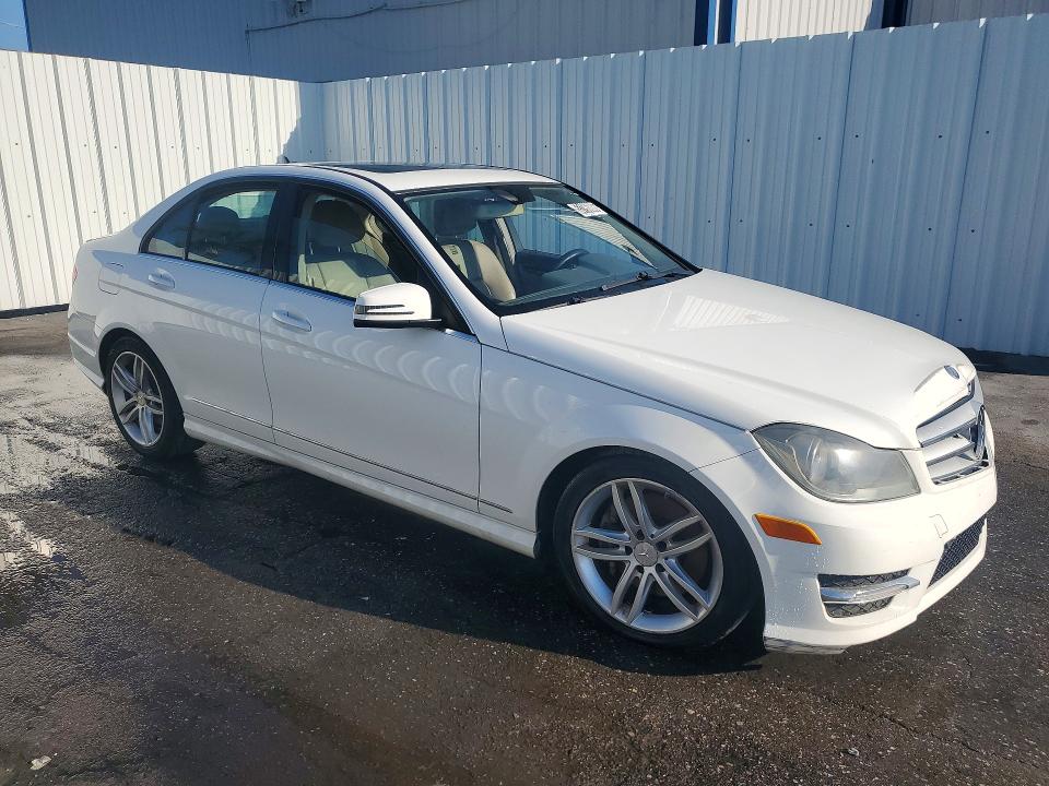 2013 Mercedes-benz C მანქანა იყიდება აუქციონზე, vin: WDDGF8AB1DA814109, აუქციონის ნომერი: 53196006