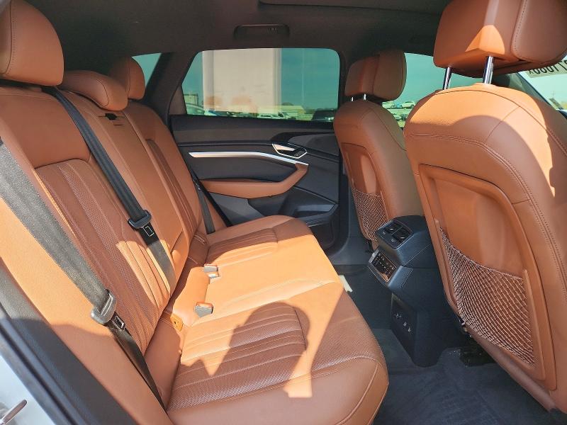53371086 :رقم المزاد ، WA1LAAGE6KB023723 vin ، 2019 Audi E-tron مزاد بيع