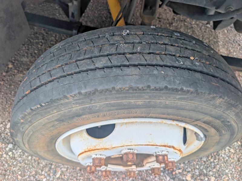 Продажа на аукционе авто 2002 Freightliner Chassis, vin: 4UZAANBW72CJ99786, номер лота: 52938636