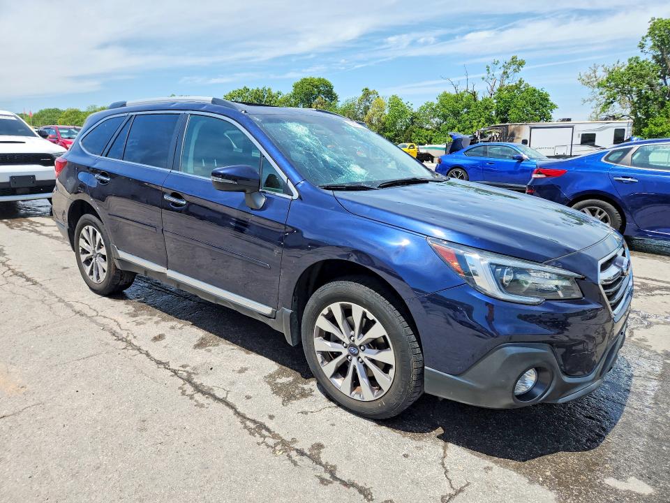 52877636 :رقم المزاد ، 4S4BSETC2J3327758 vin ، 2018 Subaru Outback مزاد بيع