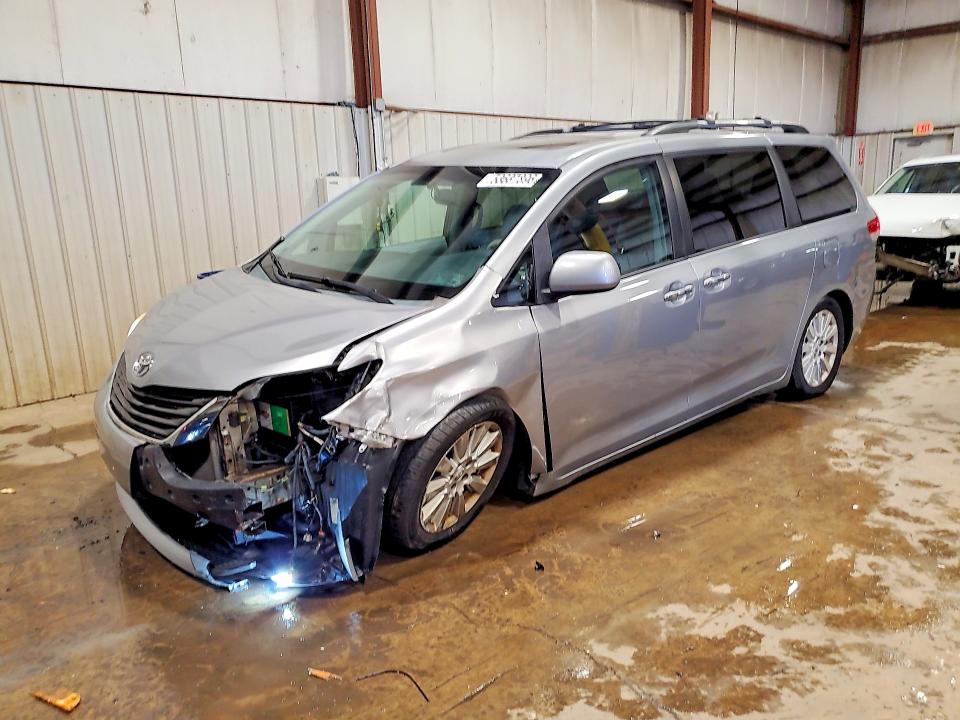 2011 Toyota Sienna მანქანა იყიდება აუქციონზე, vin: 5TDDK3DC3BS010555, აუქციონის ნომერი: 53637896