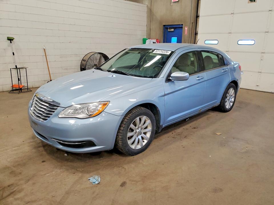 53134226 :رقم المزاد ، 1C3CCBBB7DN598745 vin ، 2013 Chrysler 200 مزاد بيع