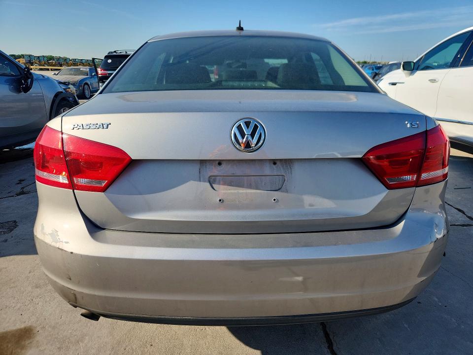 53142236 :رقم المزاد ، 1VWAT7A36EC035058 vin ، 2014 Volkswagen Passat مزاد بيع