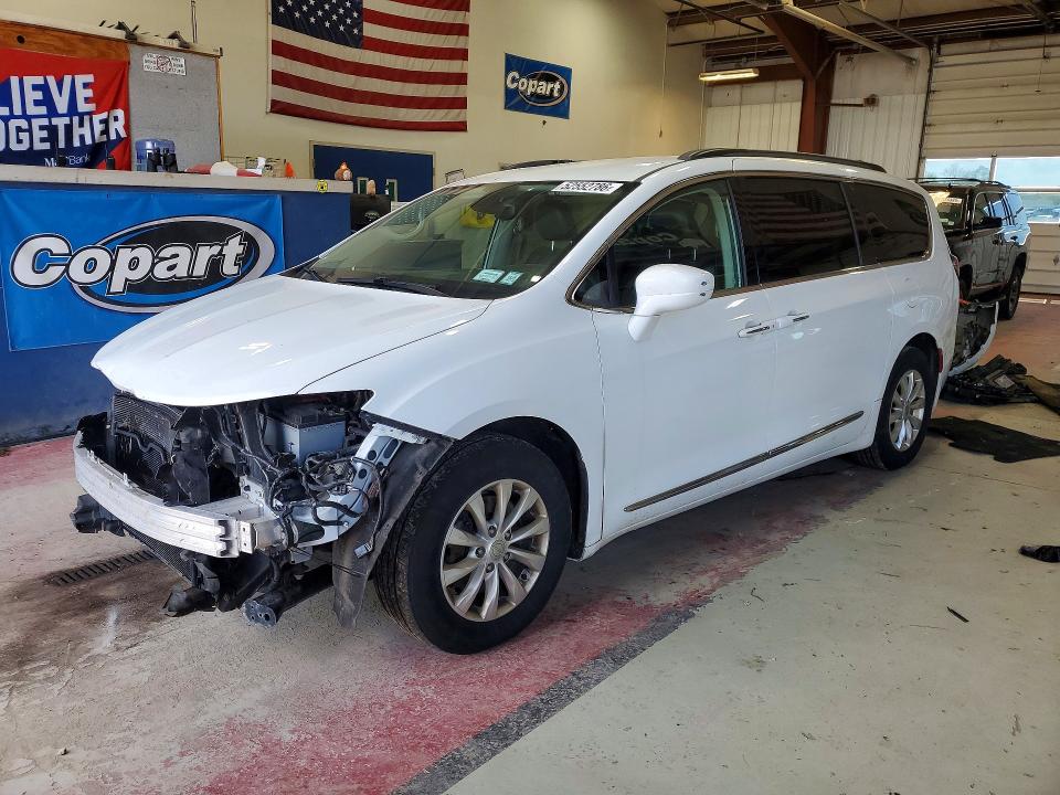 52552786 :رقم المزاد ، 2C4RC1BG8HR795797 vin ، 2017 Chrysler Pacifica مزاد بيع