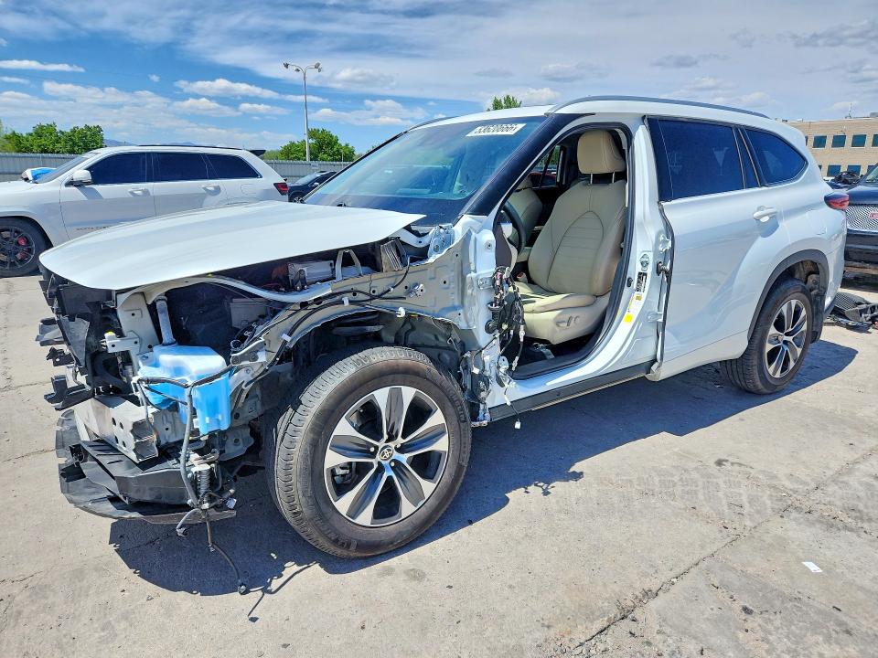 2022 Toyota Highlander Hybrid მანქანა იყიდება აუქციონზე, vin: 5TDHBRCH0NS554761, აუქციონის ნომერი: 53620666