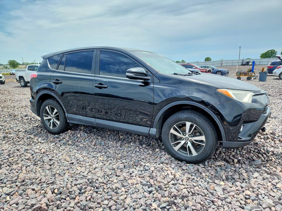 53470566 :رقم المزاد ، 2T3RFREV5JW704335 vin ، 2018 Toyota Rav4 مزاد بيع