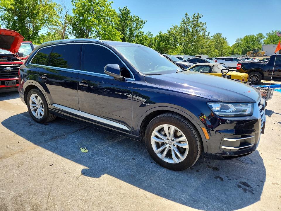 52853946 :رقم المزاد ، WA1LHAF78HD055102 vin ، 2017 Audi Q7 مزاد بيع