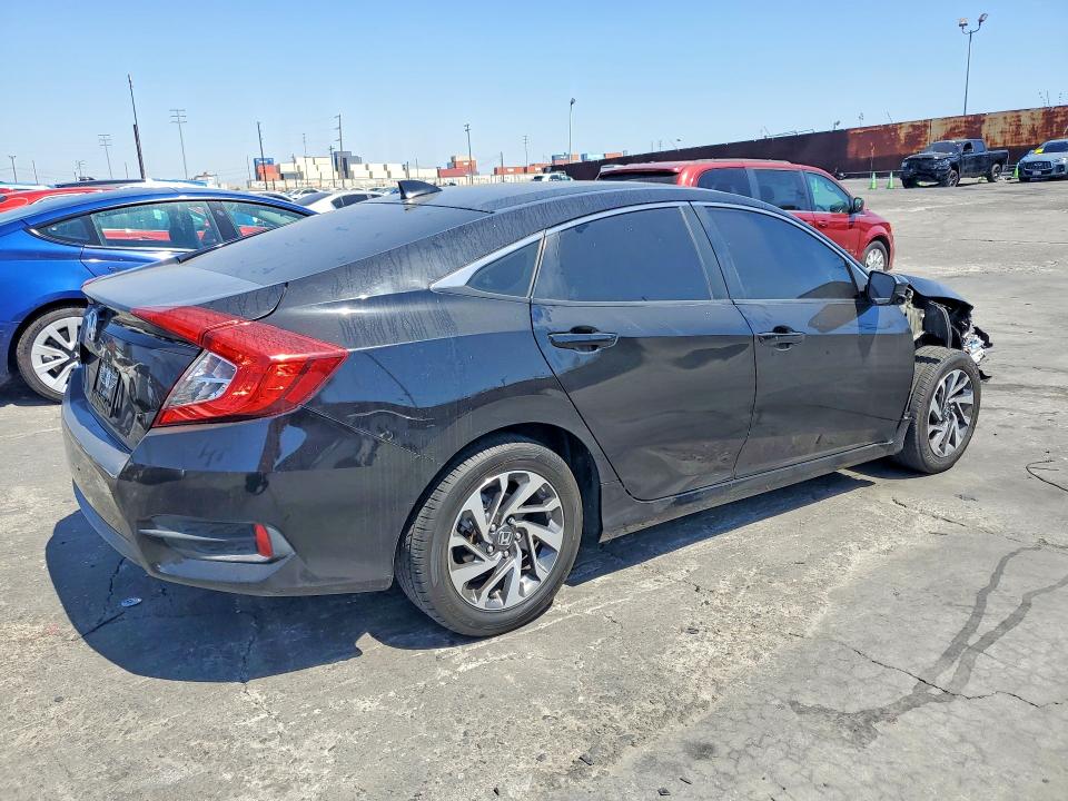 Продажа на аукционе авто 2017 Honda Civic, vin: 2HGFC2F70HH558067, номер лота: 54096876