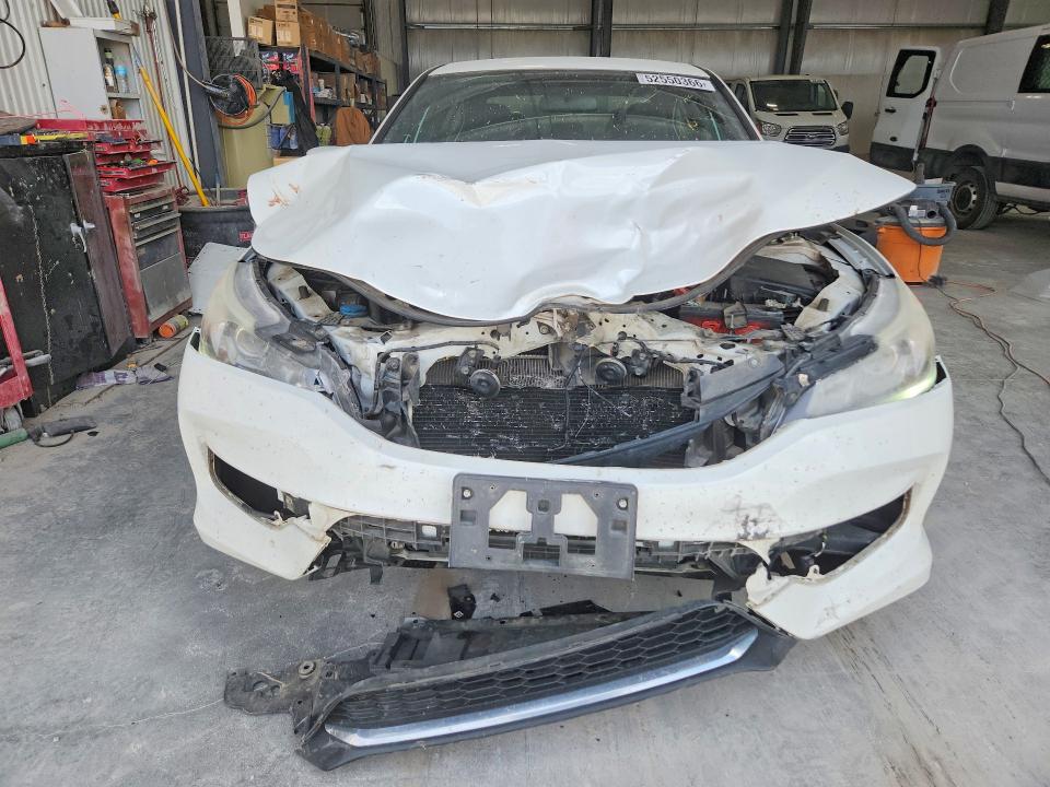Продаж на аукціоні авто 2016 Honda Accord, vin: 1HGCR2F52GA105257, номер лоту: 52550366