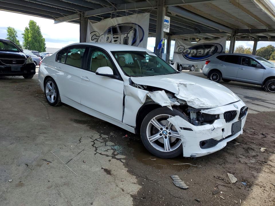 55358296 :رقم المزاد ، WBA3B1C51FK138824 vin ، 2015 Bmw 320 مزاد بيع